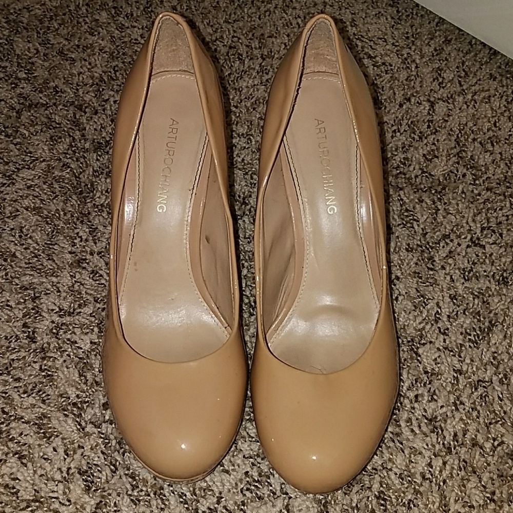 Tan Nude Arturo Chiang Heels Size 9